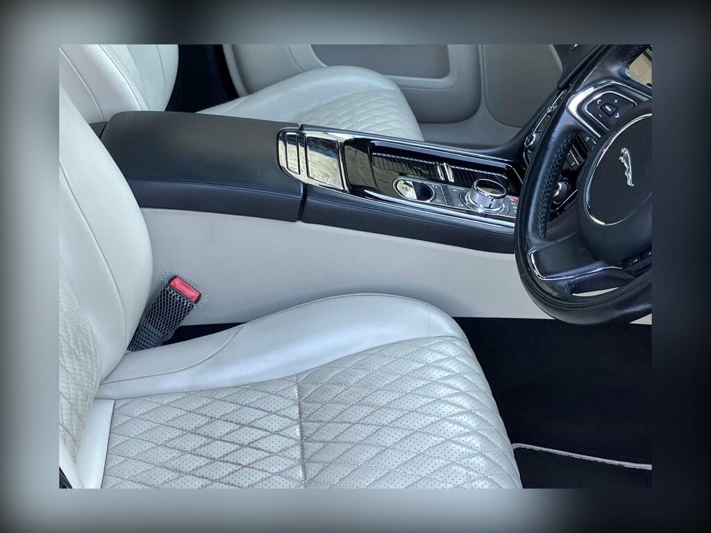 Jaguar XJ  Silver #15