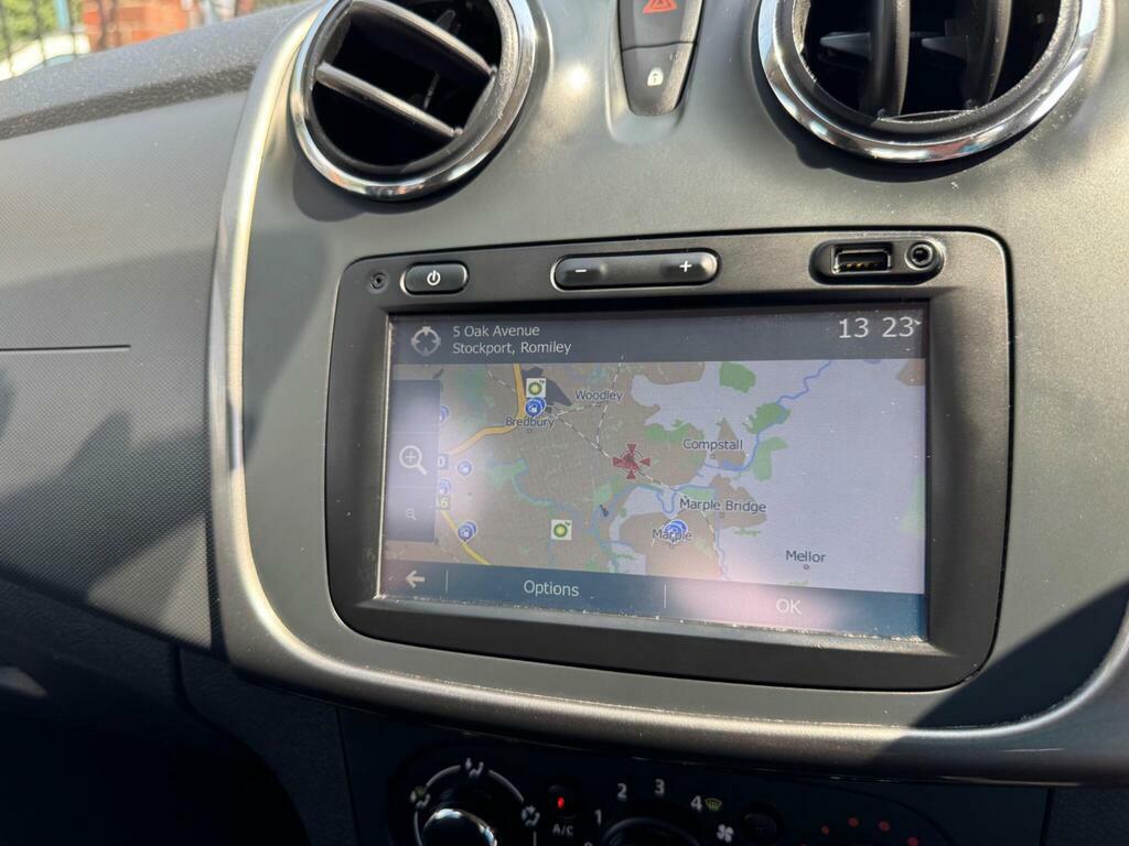 Dacia Sandero Access White #18