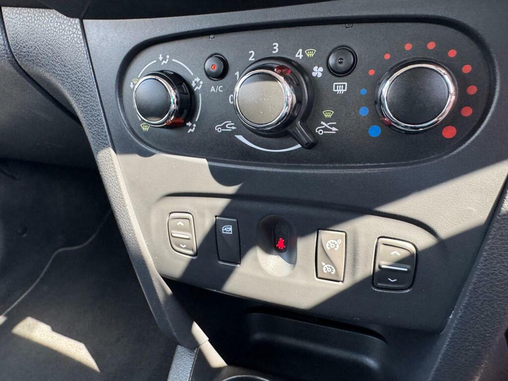 Dacia Sandero Access White #11