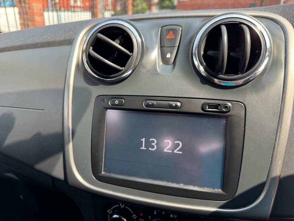 Dacia Sandero Access White #17