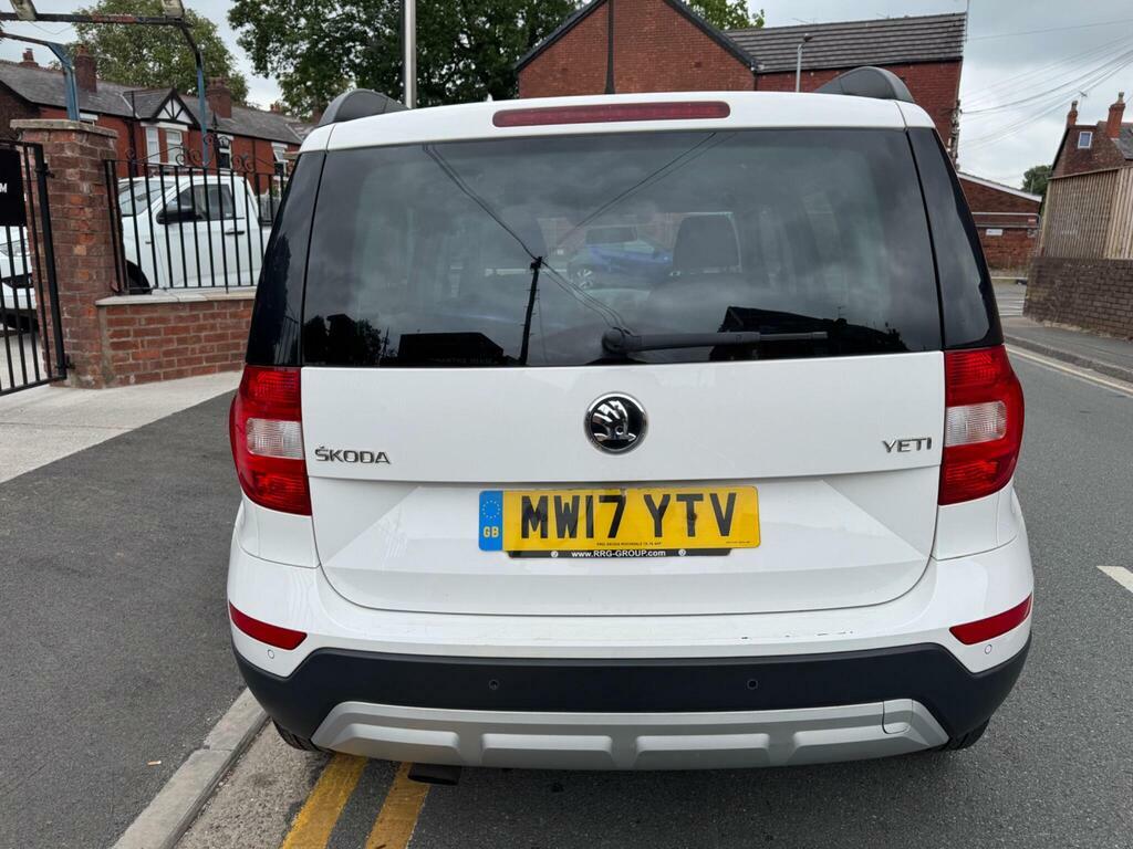 Skoda Yeti 1.2 Tsi Se Outdoor Euro 6 S S White #4