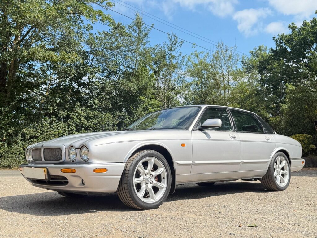 Jaguar XJ 8 Executive Red #31