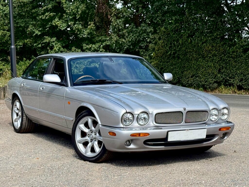 Jaguar XJ 8 Executive Red #1