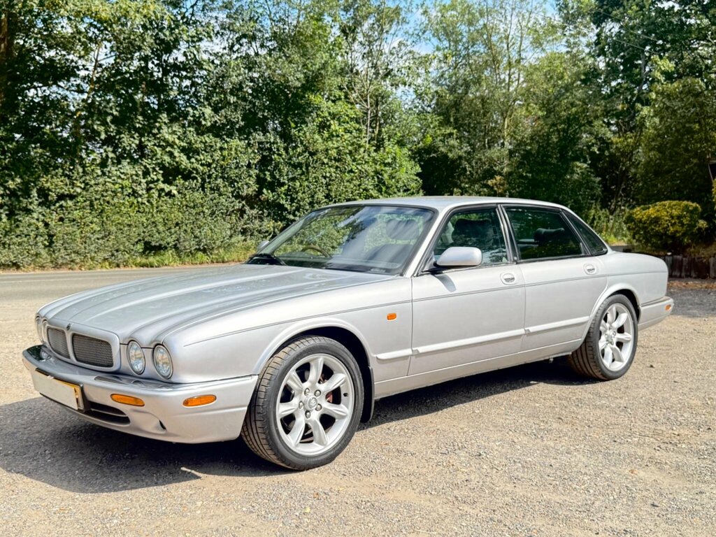 Jaguar XJ 8 Executive Red #29