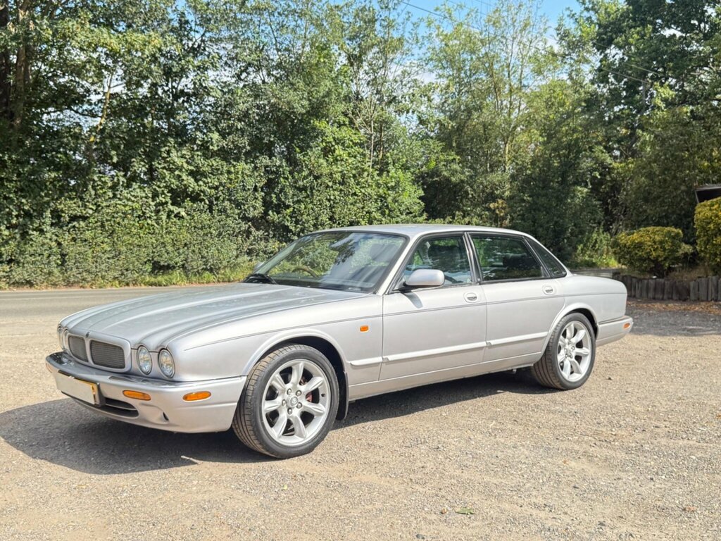 Jaguar XJ 8 Executive Red #27