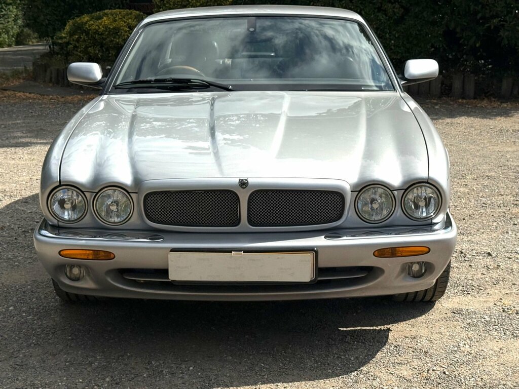 Jaguar XJ 8 Executive Red #37