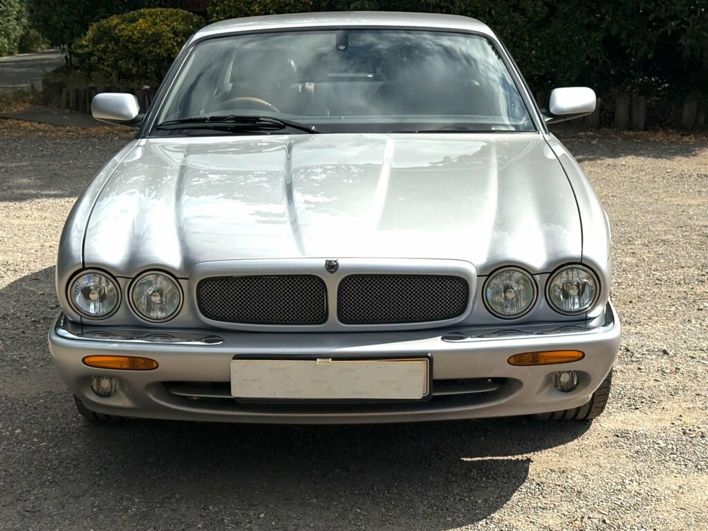 Jaguar XJ 8 Executive Red #36