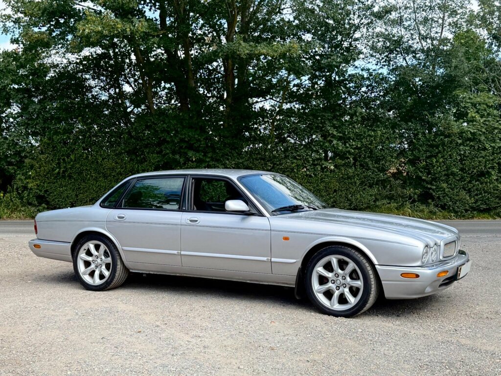 Jaguar XJ 8 Executive Red #8