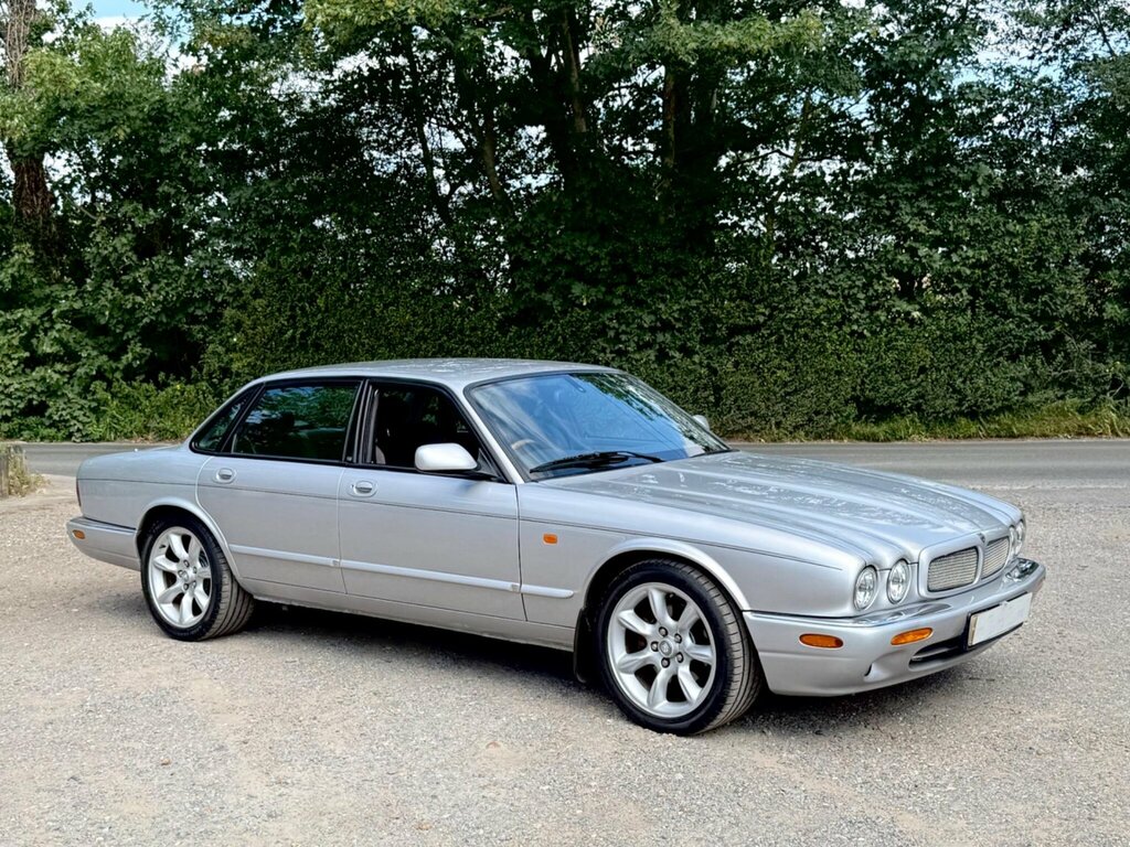 Jaguar XJ 8 Executive Red #7