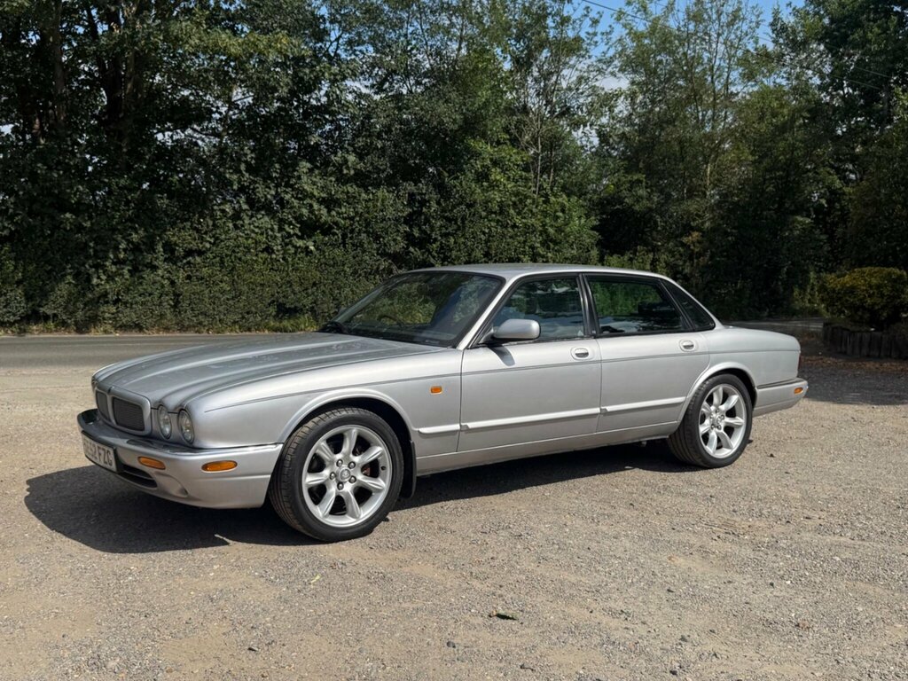 Jaguar XJ 8 Executive Red #26