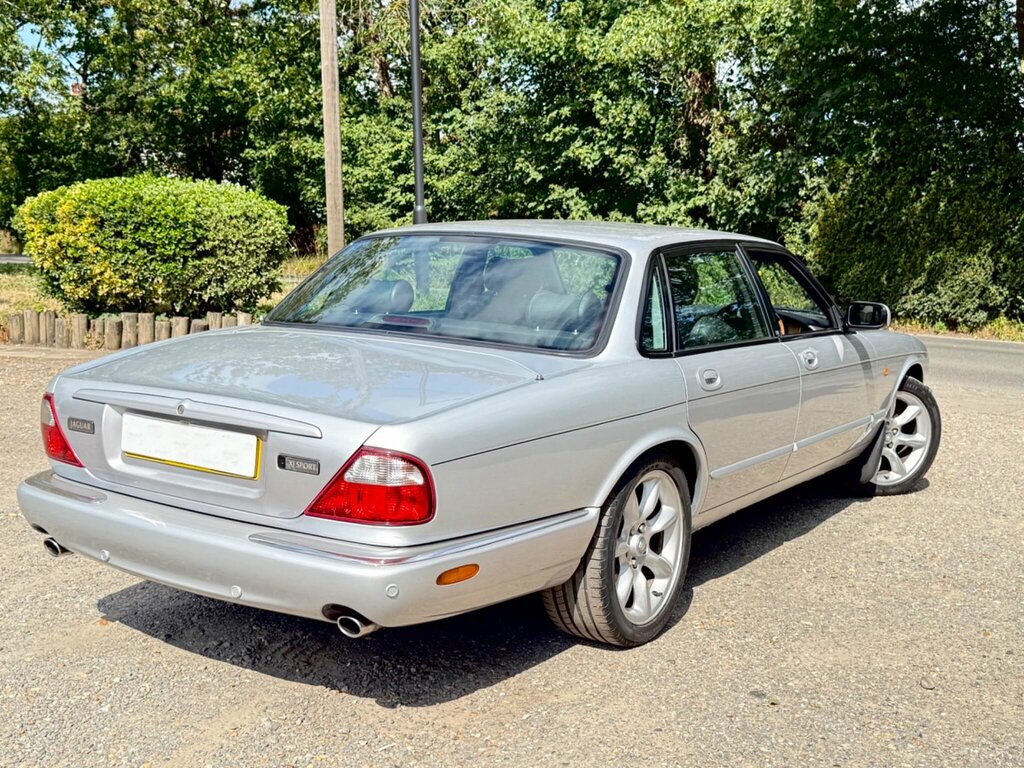 Jaguar XJ 8 Executive Red #13