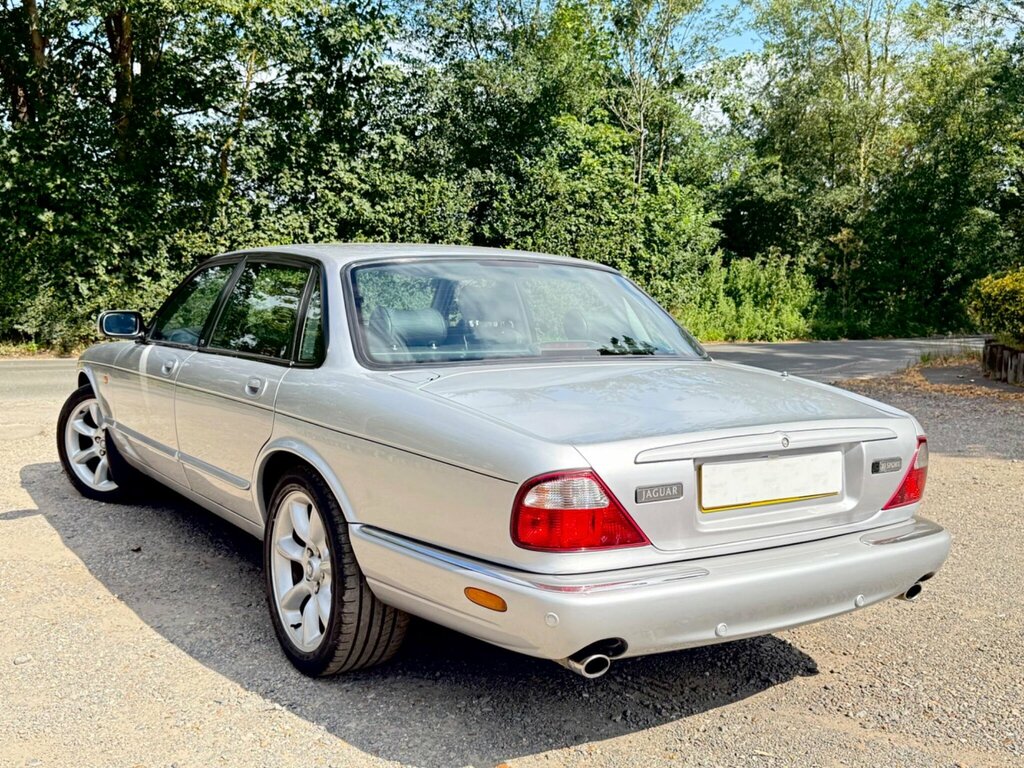 Jaguar XJ 8 Executive Red #18