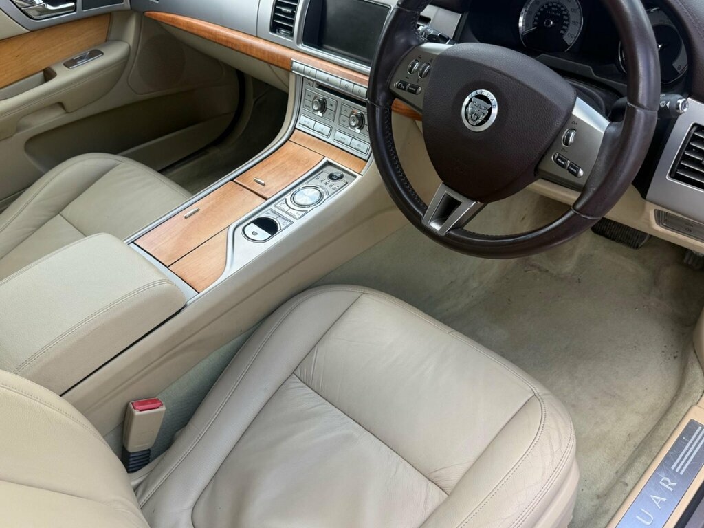 Jaguar XF 3.0D S V6 Luxury Euro 5 Grey #2