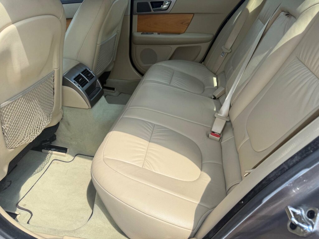 Jaguar XF Grey #60