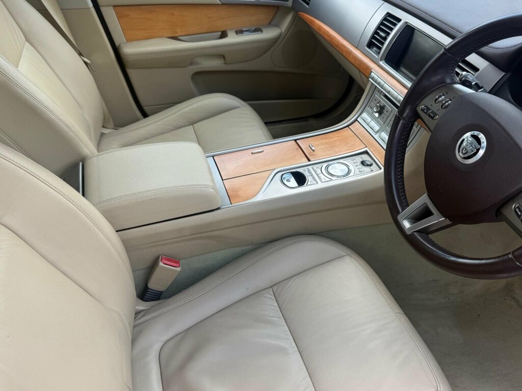 Jaguar XF Grey #31