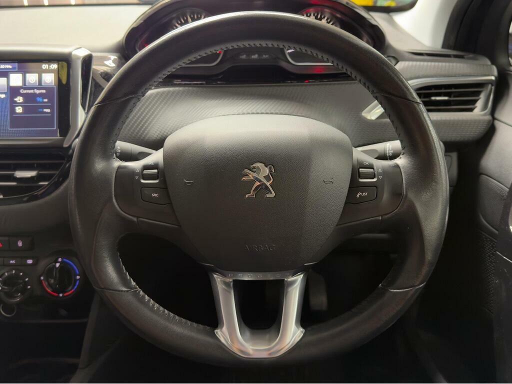 Peugeot 208 1.2 Puretech Xs White 82 Bhp Orange #10