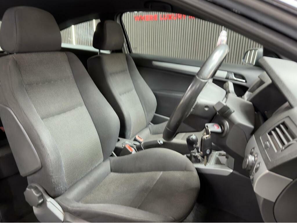 Vauxhall Astra 1.6I 16V Club Estate  #11
