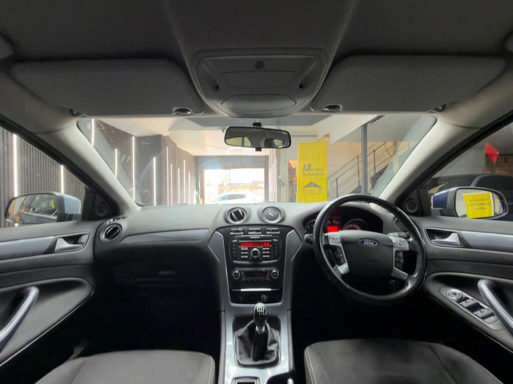 Ford Mondeo Hatchback Silver #15