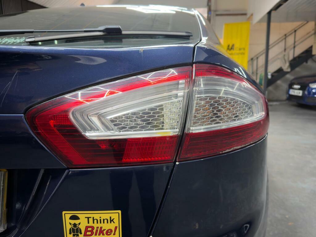 Ford Mondeo Hatchback Silver #23