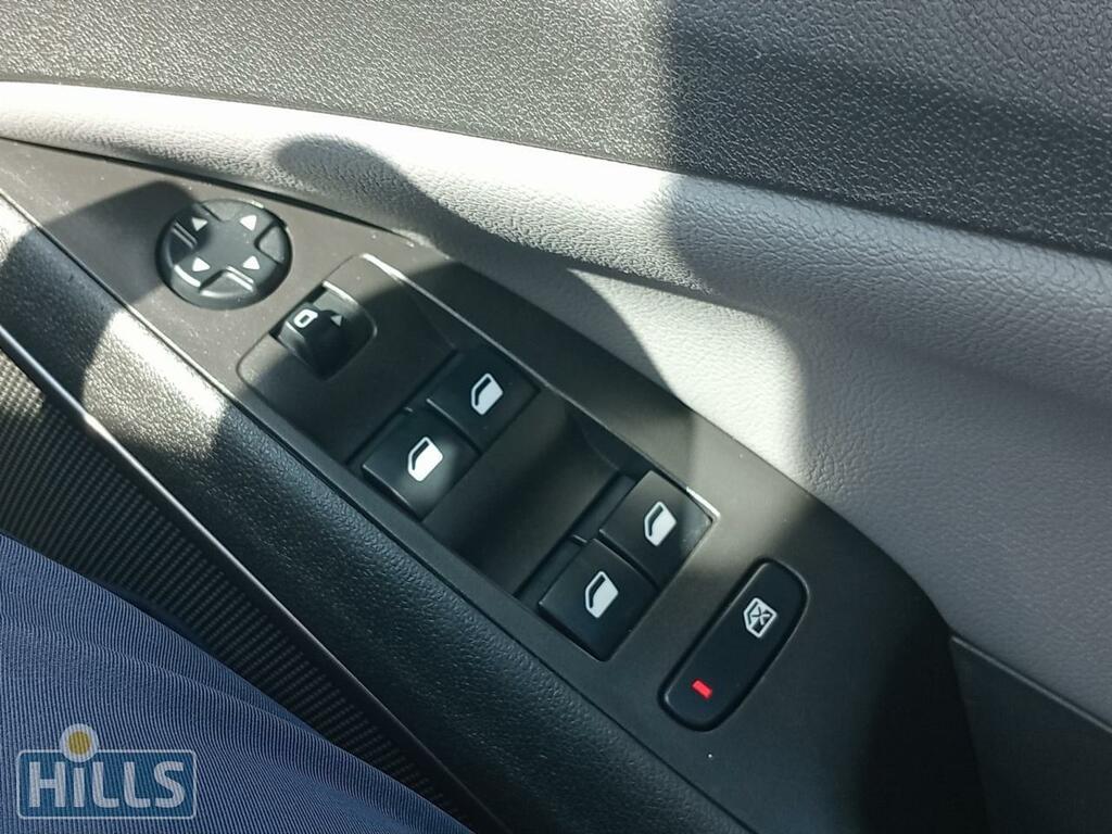 Vauxhall Crossland X Se Black #28