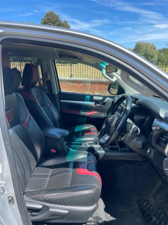 Toyota HILUX Invincible X Dcab Pick Up 2.4 D-4d Black #7