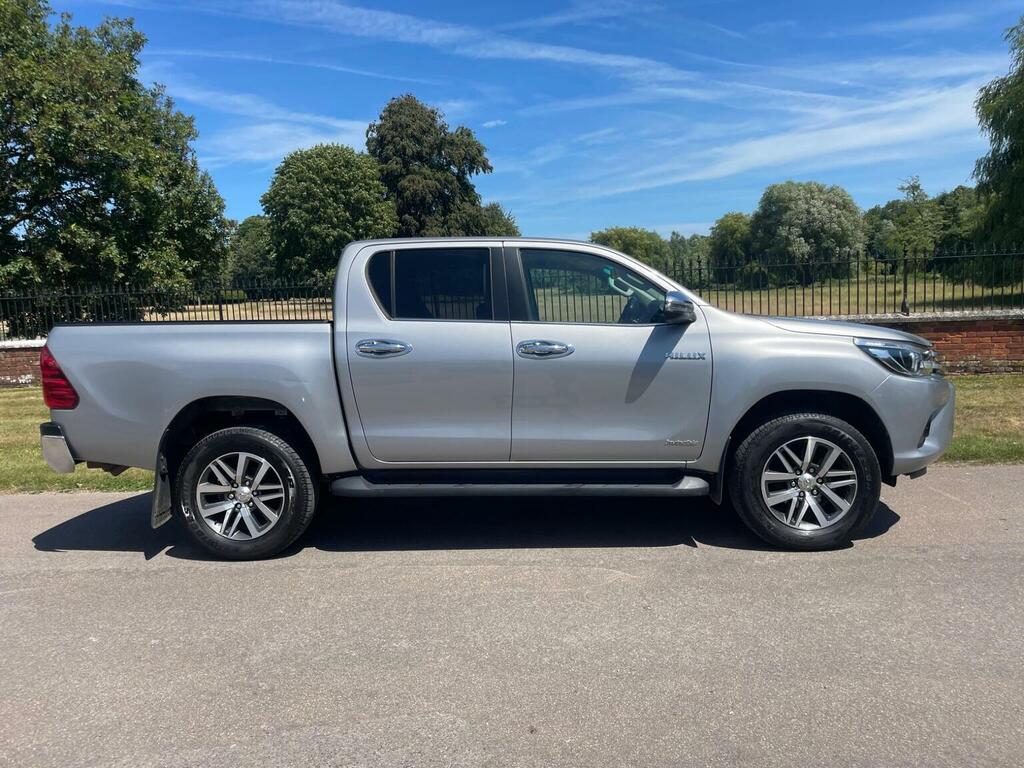 Toyota HILUX 2.4 D-4d Invincible 4Wd Euro 6 Ss Tss Silver #2