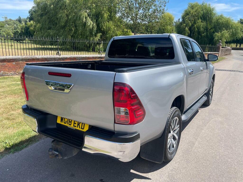 Toyota HILUX 2.4 D-4d Invincible 4Wd Euro 6 Ss Tss Silver #3