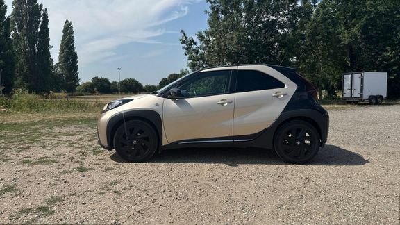 Toyota Aygo X Edge Parking Pack Beige #6