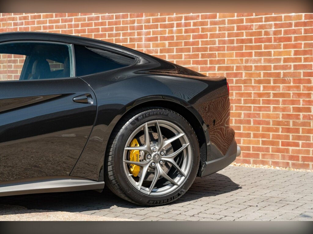 Ferrari  6.3 V12 F1 Dct Euro 5 Ss Red #17