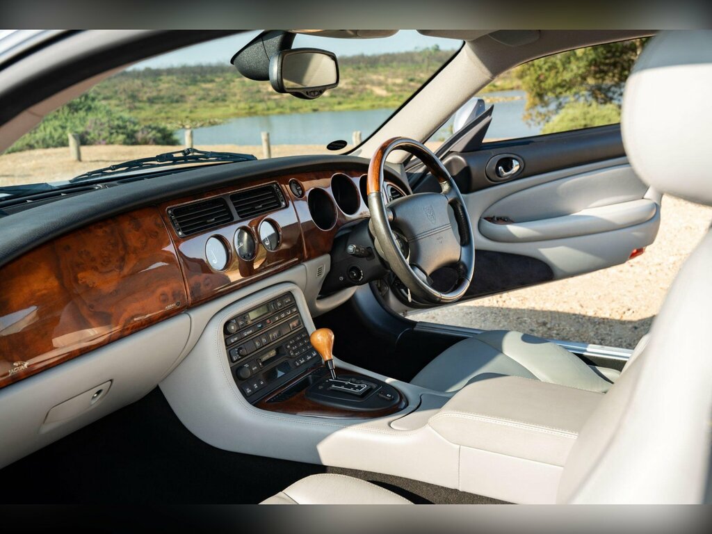 Jaguar XK8 Coupe Blue #17