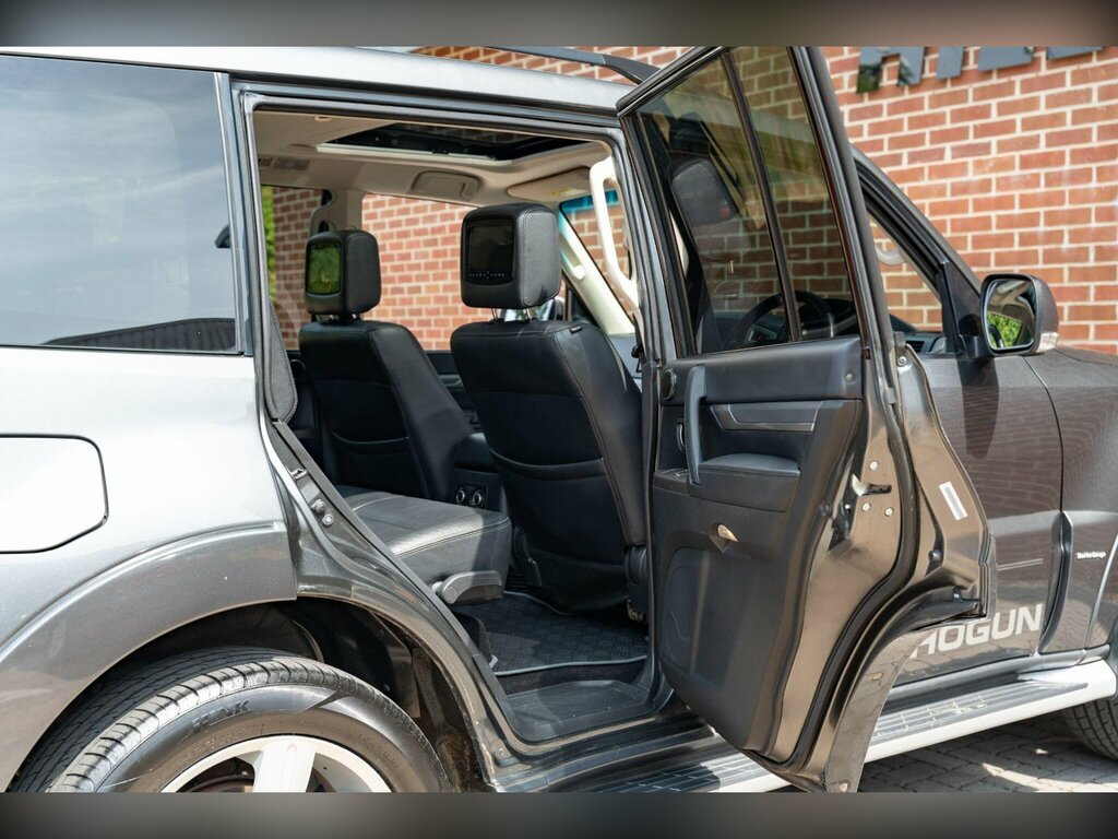Mitsubishi Shogun Suv 3.2 Di-dc Sg3 201463 Brown #19