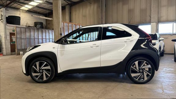 Toyota Aygo X Edge Automatic EJ73BJE White #6