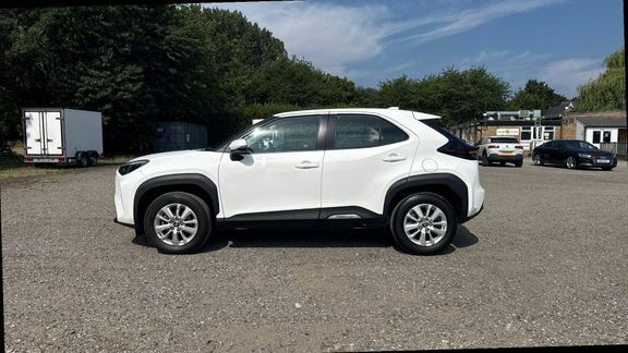 Toyota Yaris Cross Icon Fwd GY23OMW White #6