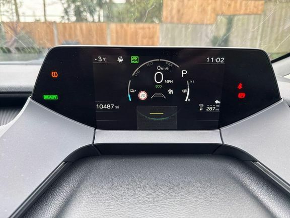 Toyota Prius 2.0 13.6Kwh Excel Hatchback Plug-in Hyb Blue #14