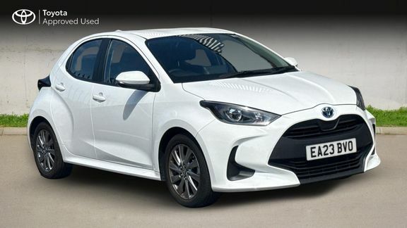 Toyota Yaris Icon White
