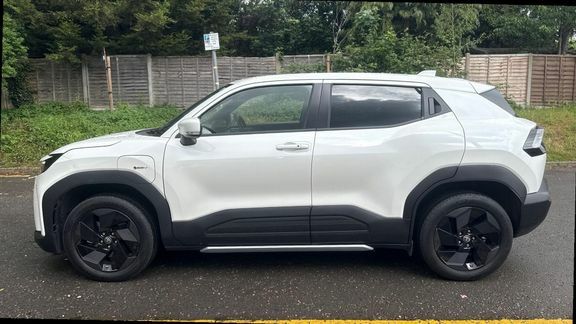 Toyota Urban Cruiser Design White #6