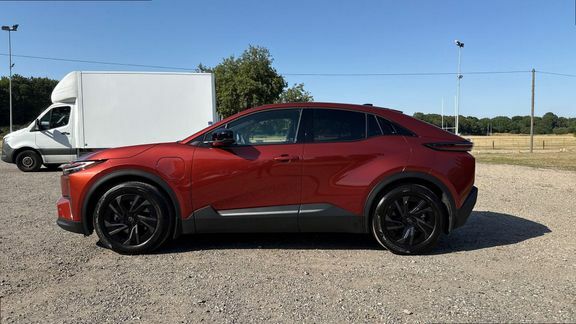 Toyota C-Hr Design Fwd 77 Kwh Silver #6