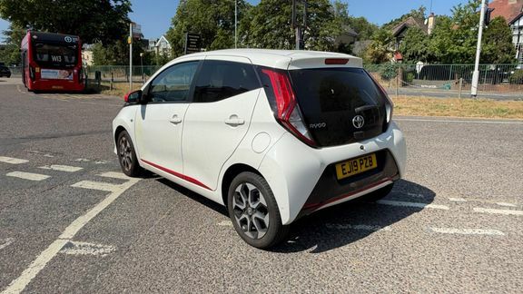 Toyota Aygo X X-trend Mmt White #5