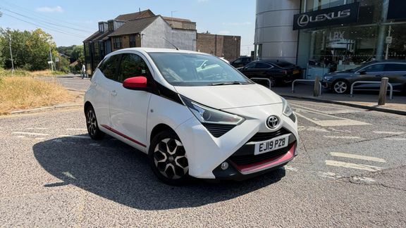 Toyota Aygo X X-trend Mmt White