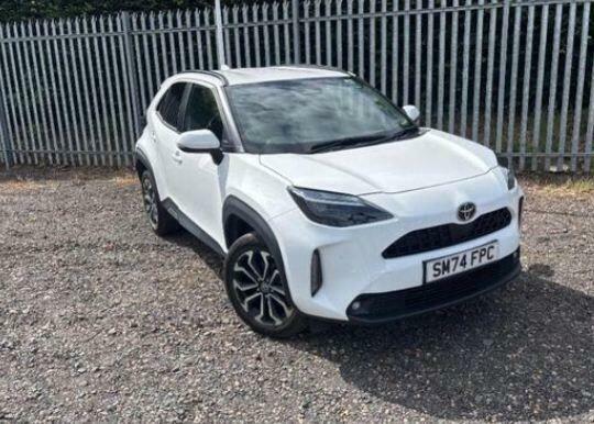 Toyota Yaris Cross Design Fwd Safety Pack White