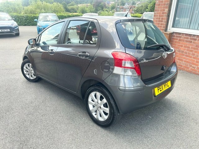Toyota Yaris 2011 1.33 Dual Vvt-i T Spirit Hatchback Grey #3