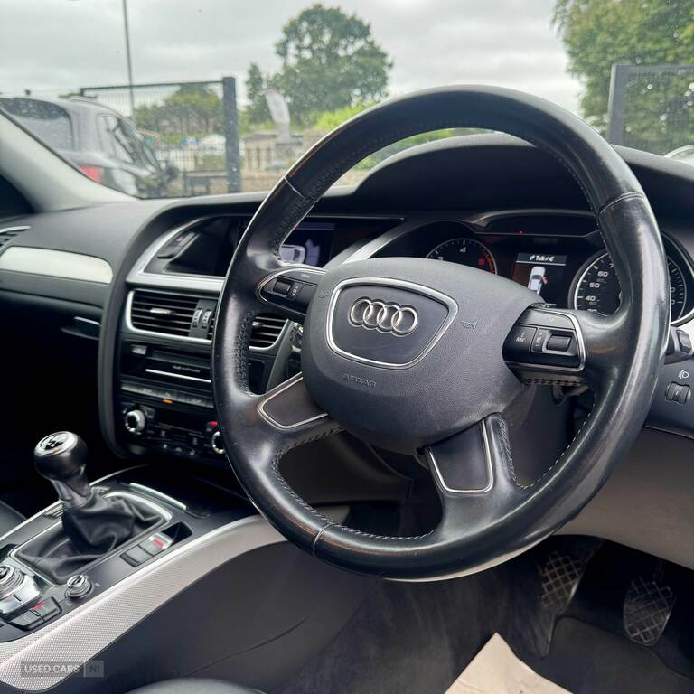 Audi A4 2.0 Tdi Ultra 163 Se Technik Black #5
