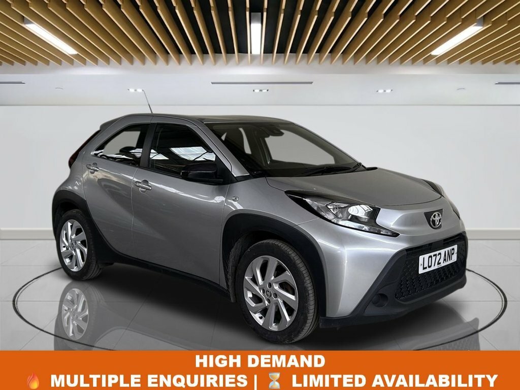 Toyota Aygo X 1L Pure LO72ANP Silver
