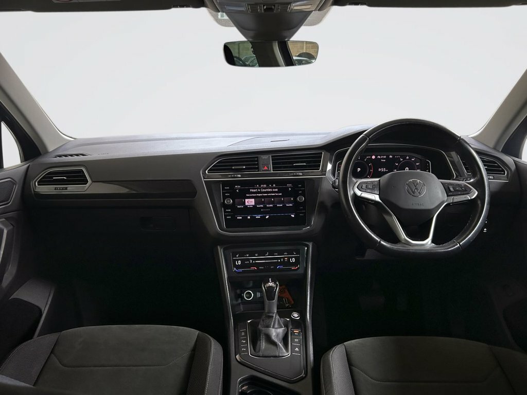 Volkswagen Tiguan 1.5L Elegance LC70FJA Grey #3