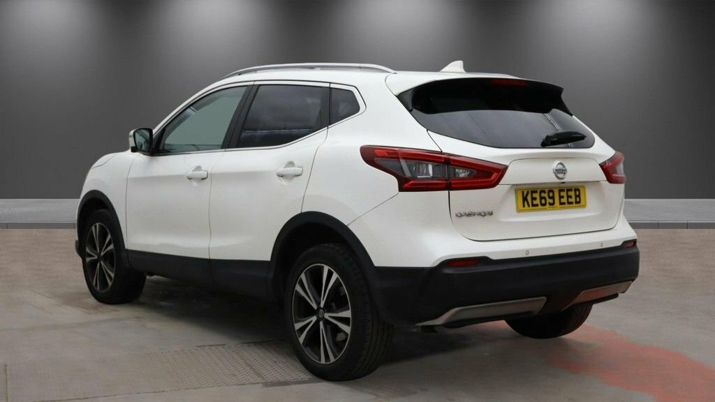 Nissan Qashqai 1.3L N-connecta KE69EEB White #3