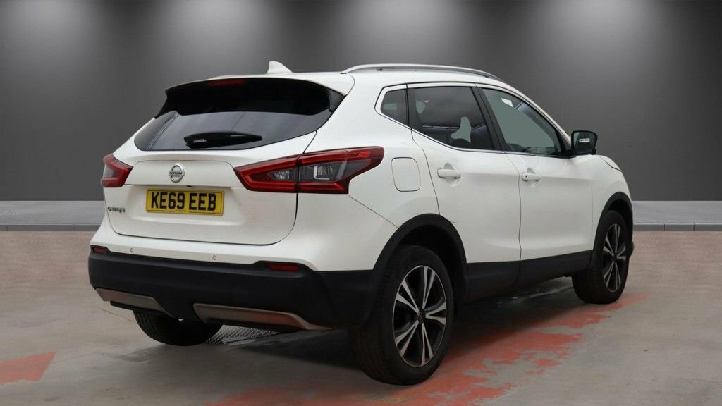 Nissan Qashqai 1.3L N-connecta KE69EEB White #4