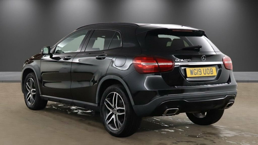 Mercedes-Benz GLA Class 1.6L Urban Edition Black #3