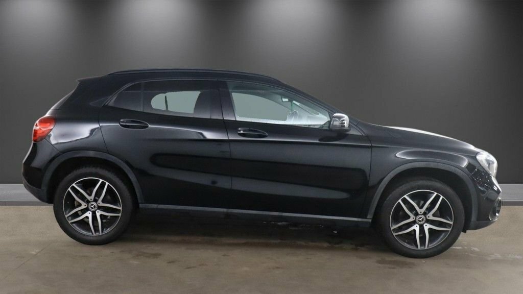 Mercedes-Benz GLA Class 1.6L Urban Edition Black #5