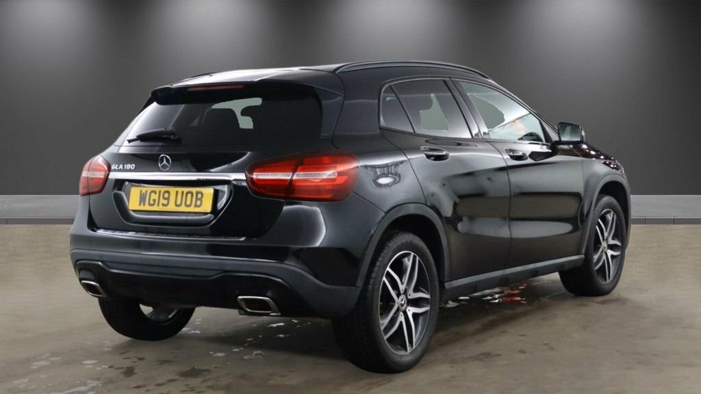 Mercedes-Benz GLA Class 1.6L Urban Edition Black #4