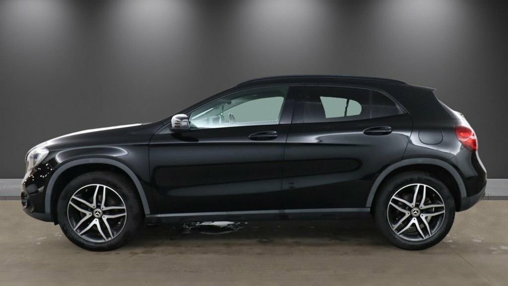Mercedes-Benz GLA Class 1.6L Urban Edition Black #6